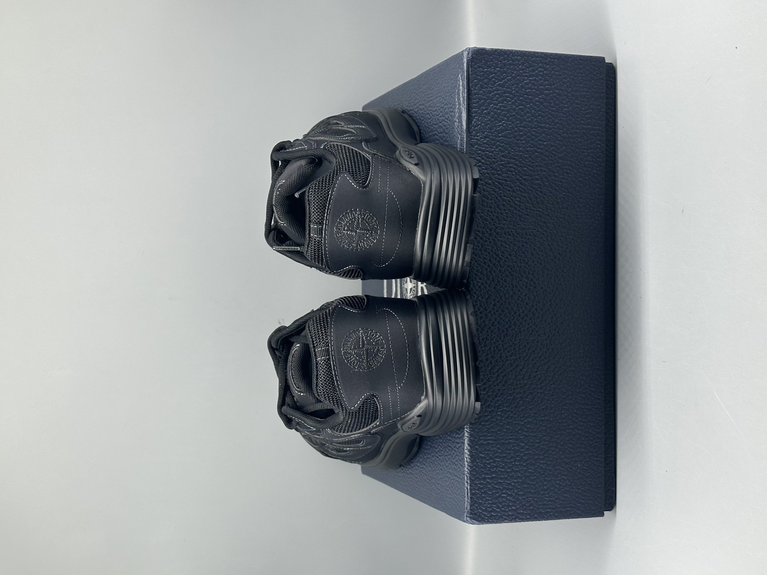 DR B30 SNEAKER